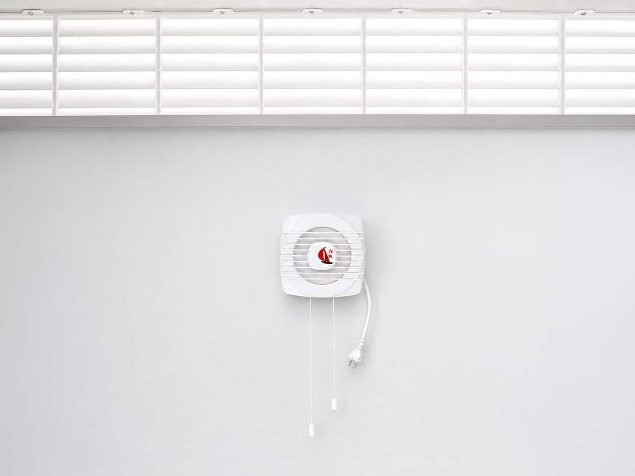 Beépített aktív, ventilátoros szellőzés a szaniterkonténer mennyezetén